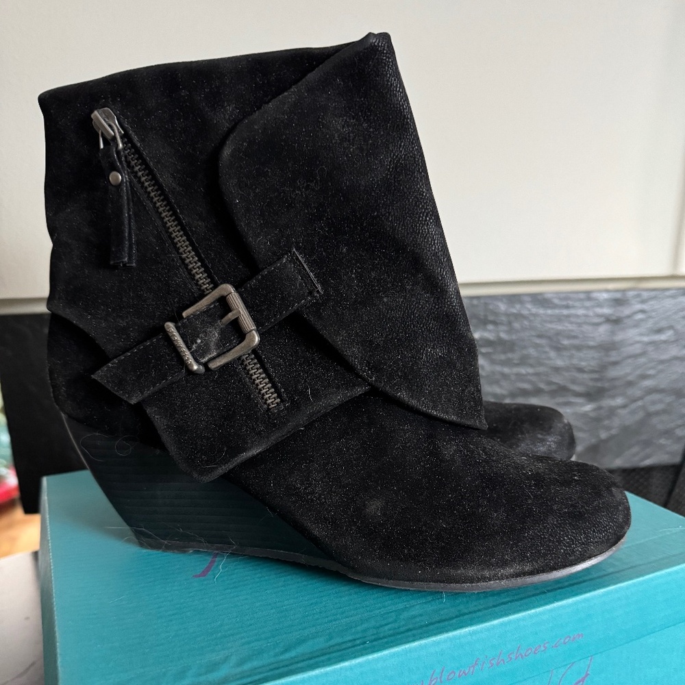 Blowfish Wedge Boots Never worn size 10 Bilocate style